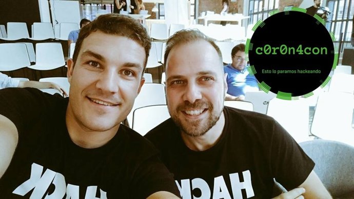 Los expertos en ciberseguridad Eduardo Sánchez y Miguel Ángel Arroyo.