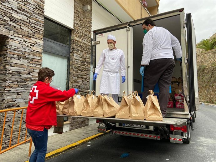 Cocina solidaria del chef Xanty Elías