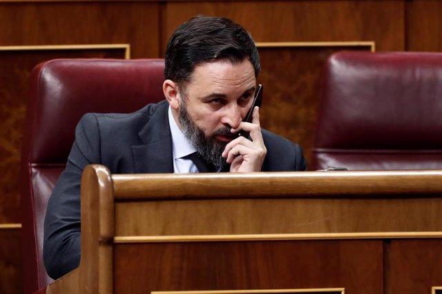 El líder de Vox, Santiago Abascal, durante el pleno celebrado este jueves en el Congreso para aprobar una nueva prórroga del estado de alarma.
