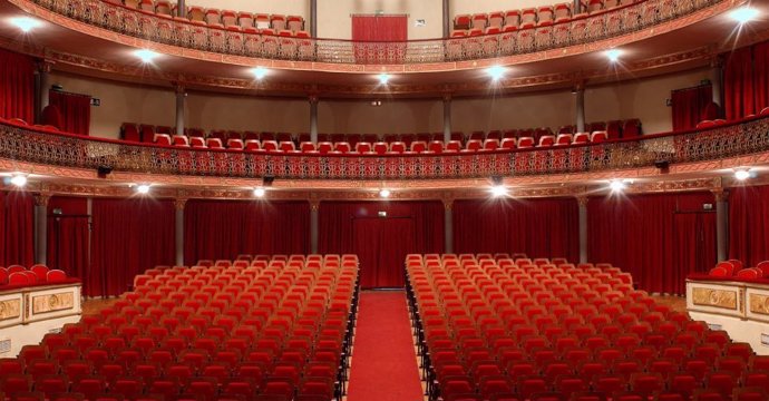 El Gran Teatro de Cáceres vacío