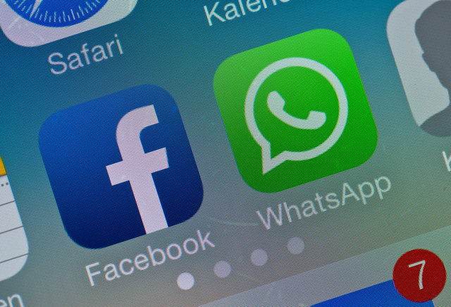 FILED - 19 February 2014, Brandenburg, Sieversdorf-Hohenofen: The logos of Facebook and WhatsApp apps are seen on the display of a smartphone. Photo: Patrick Pleul/zb/dpa