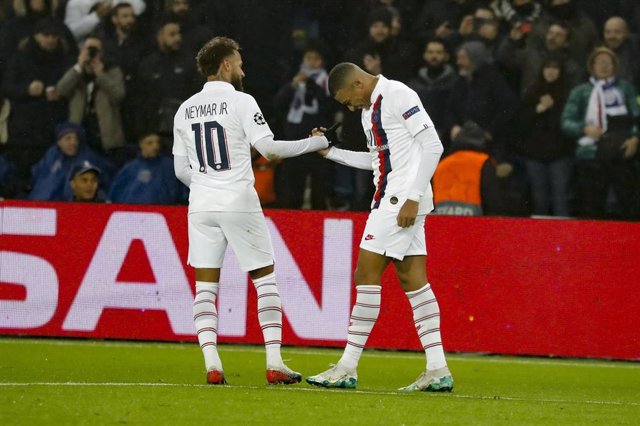 Neymar y Mbappé en un partido con el PSG