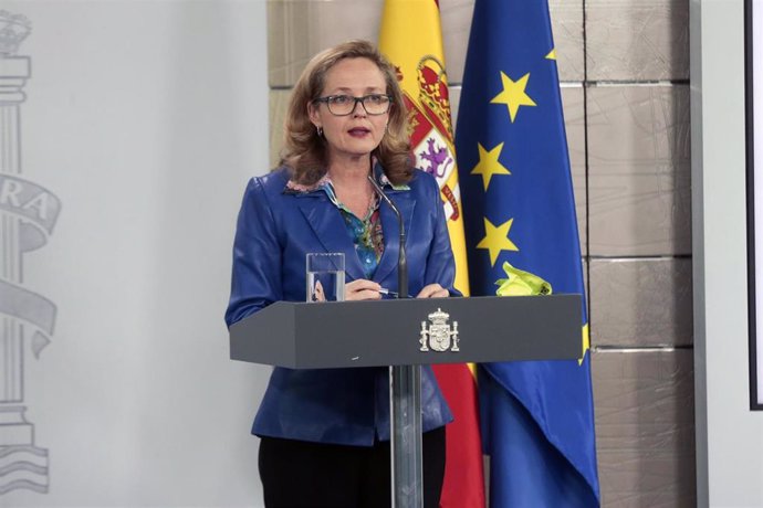 La vicepresidenta tercera del Gobierno y ministra de Asuntos Económicos, Nadia Calviño, comparece en una rueda de prensa para informar sobre la última hora de la crisis del coronavirus en España, en Madrid (España) a 8 de abril de 2020.