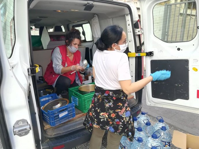Unidad Móvil de Atención en Calle (UMAC) de Cáritas Diocesana de Tenerife
