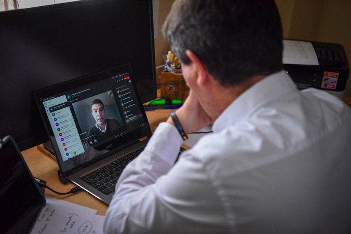 El vicepresidente de la Junta, Juan Marín, participa en la cuarta reunión semanal por videoconferencia del Comité de Seguimiento de la Crisis Sanitaria del coronavirus Covid-19 con los portavoces de los grupos parlamentarios