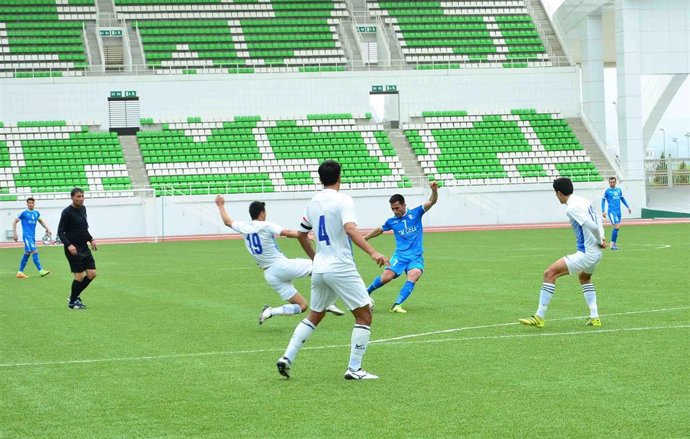 Un partido de fútbol de la Liga de Turkmenistán