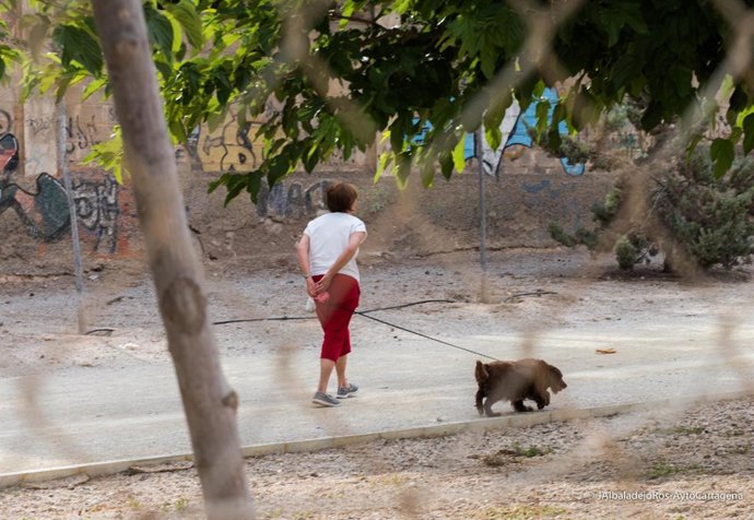 La Policía Local intensificará el control sobre las personas que sacan a pasear a sus perros