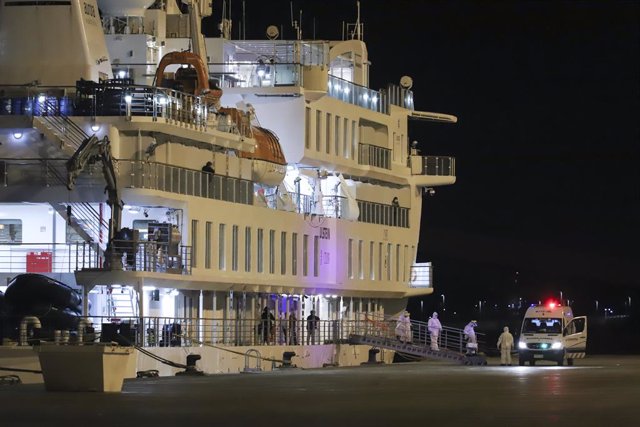 Coronavirus.- Uruguay evacua a más de 120 contagiados del crucero 'Greg Mortimer