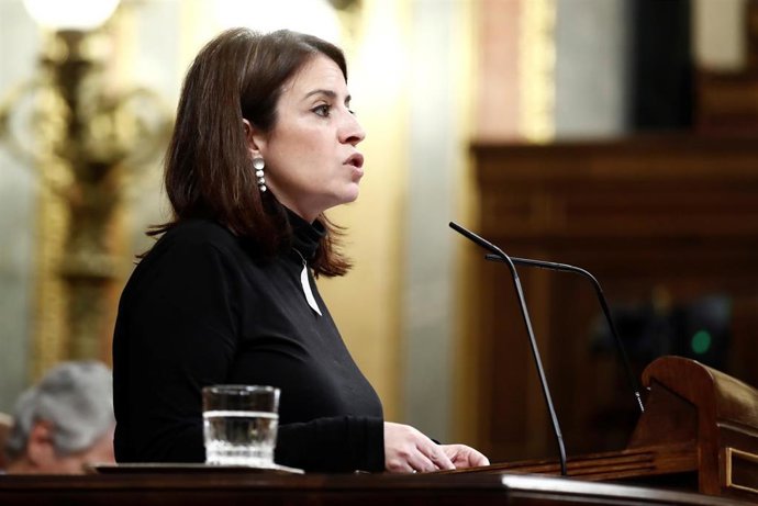 La portavoz parlamentaria socialista, Adriana Lastra, durante su réplica este miércoles en el Congreso, para explicar la declaración del estado de alarma y las medidas para paliar las consecuencias de la pandemia provocada por el coronavirus