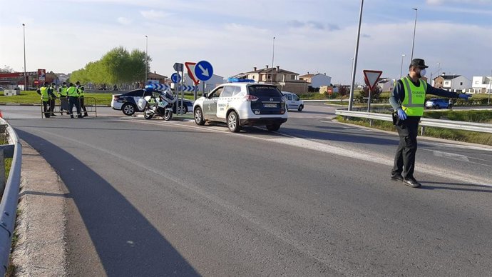Controles en los accesos a Arroyo de la Luz