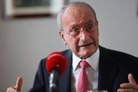 Alcalde de Málaga agradece muestras de cariño y asegura que se encuentra bien: "Espero que me pasen a planta hoy mismo"