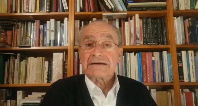 El alcalde de Málaga, Francisco de la Torre, en un mensaje dirigido a la población a través de las redes sociales en el inicio de la segunda semana del confinamiento por el estado de alarma decretado en España.