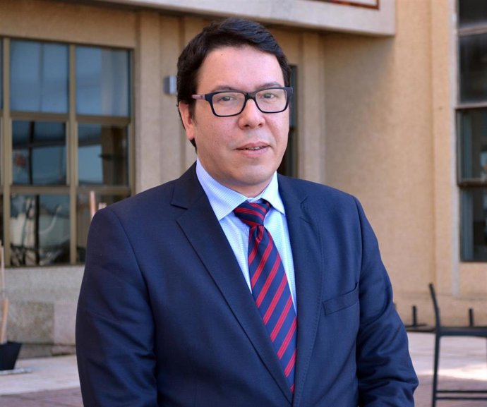 El presidente del Colegio Oficial de Gestores Administrativos de Sevilla, Javier Corral.