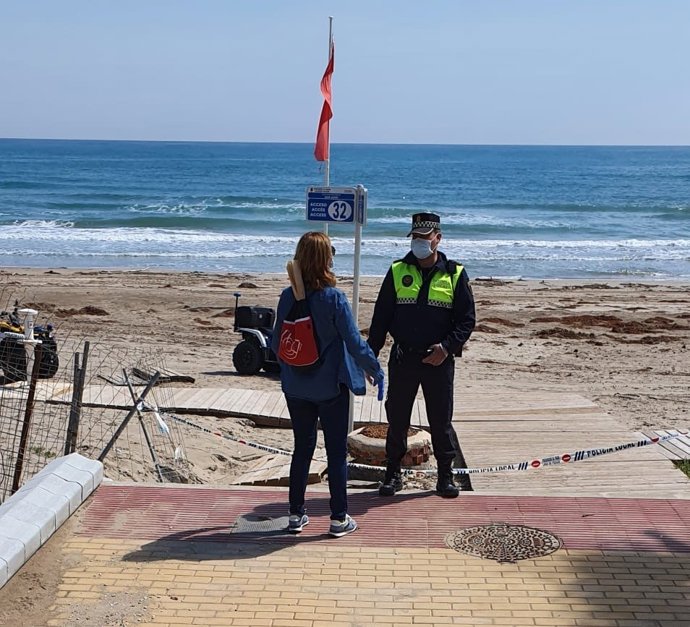 Las Multas Impuestas Este Mes Por La Policía Local Suman Las Dos Mil Y Se Duplican En Semana Santa Con El Amplio Operativo Para Hacer Frente Al Covid Con Veinte Detenidos En Alicante