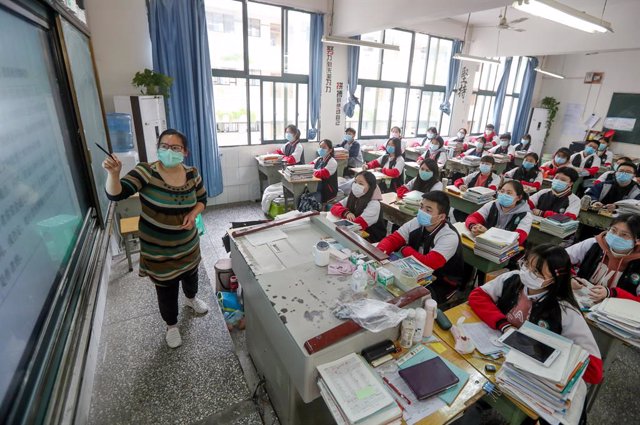 Coronavirus.- Los institutos de Pekín reanudarán las clases el 27 de abril para 