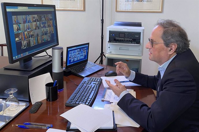 El presidente de la Generalitat, Quim Torra, en la videoconferencia de presidentes autonómicos con el presidente del Gobierno, Pedro Sánchez, a 12 de abril de 2020.
