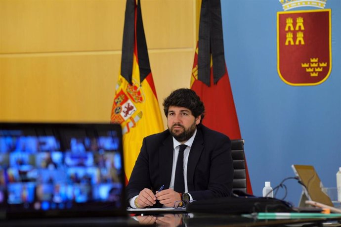 El presidente en la videoconferencia con Pedro Sáchez