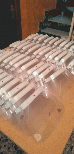 Máscaras faciales realizadas tras la coordinación de la acción solidaria en Cruz de Humilladero