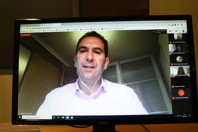 Mario Simón presenta junto a Ángeles Armisén una línea de ayudas a autónomos en Palencia.