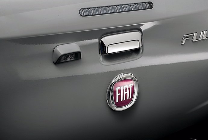 Cámara de visión trasera de un modelo de Fiat.