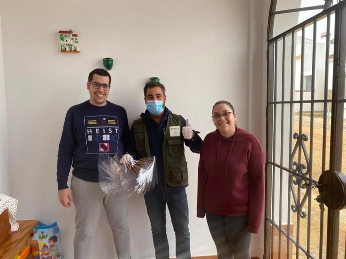 Donación de márcaras al equipo de consultores de integración del Plan de Responsabilidad Ética, Laboral, Social y de Igualdad de la Interprofesional de la Fresa y los Frutos Rojos, Interfresa.