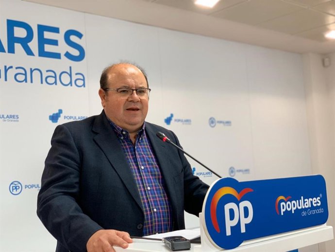 El senador del PP por Granada, José Robles, en imagen de archivo
