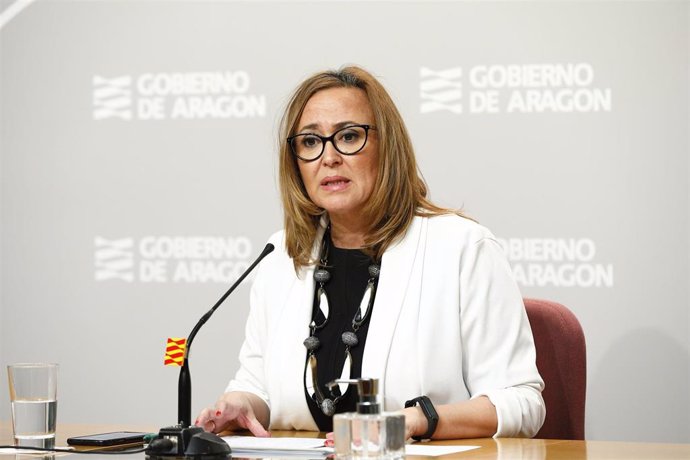 La consejera de Presidencia, Mayte Pérez, en rueda de prensa para informar sobre la actualidad en relación con el coronavirus