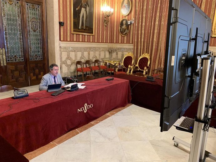 El alcalde de Sevilla, Juan Espadas, durante la junta portavoces