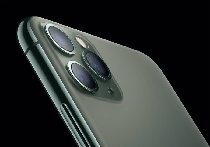 Apple prepara un diseño con bordes planos de acero para el próximo iPhone, según