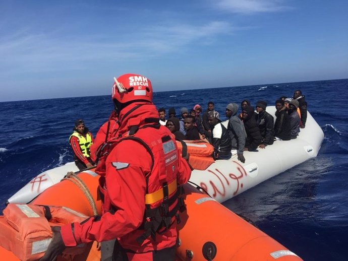El 'Aita Mari' rescata a 47 migrantes en las costas de Malta