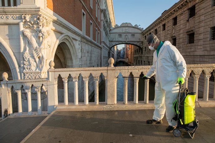 Coronavirus.- Italia supera los 20.000 fallecidos y roza los 160.000 casos