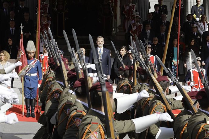 El Rey Felipe VI y la Reina Letizia salen de la Solemne Sesión de Apertura de la XIV Legislatura en el Congreso de los Diputados, en Madrid (España), a 3 de febrero de 2020.
