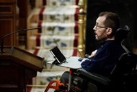 Echenique dice que el Gobierno valora que los niños salgan a la calle y que la medida se tomará "en breve"