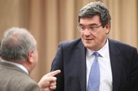 Escrivá insta a "coger con pinzas" las previsiones sobre cuánto caerá el PIB por su "poca precisión"