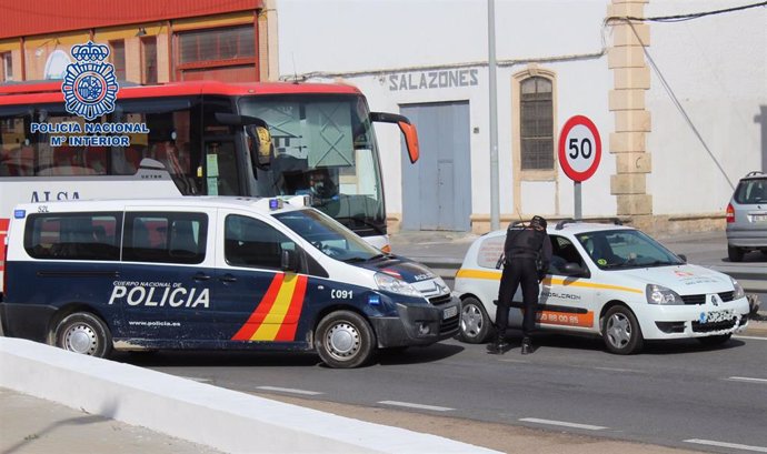 Control de la Policía Nacional en Almería
