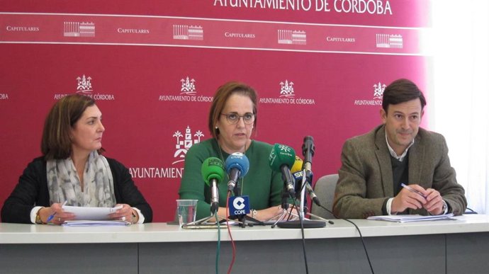 Blanca Torrent, Gonzalo Esparza y Paqui Higuera, en una  imagen de archivo.