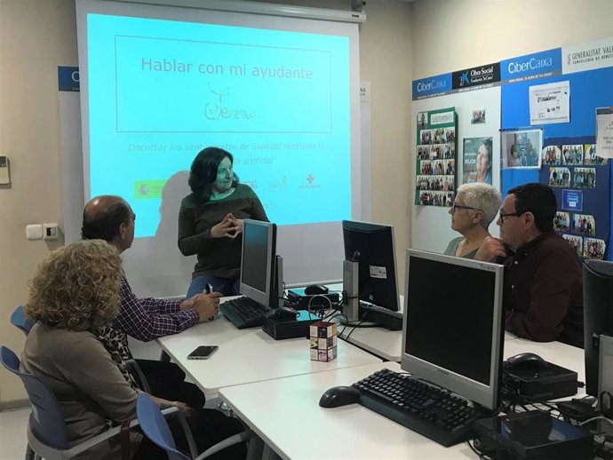 Coronavirus.-UJI crea un robot conversacional para la detección de la soledad no