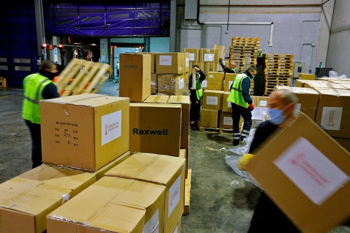 Llegada del noveno cargamento de material de proteción a Valencia