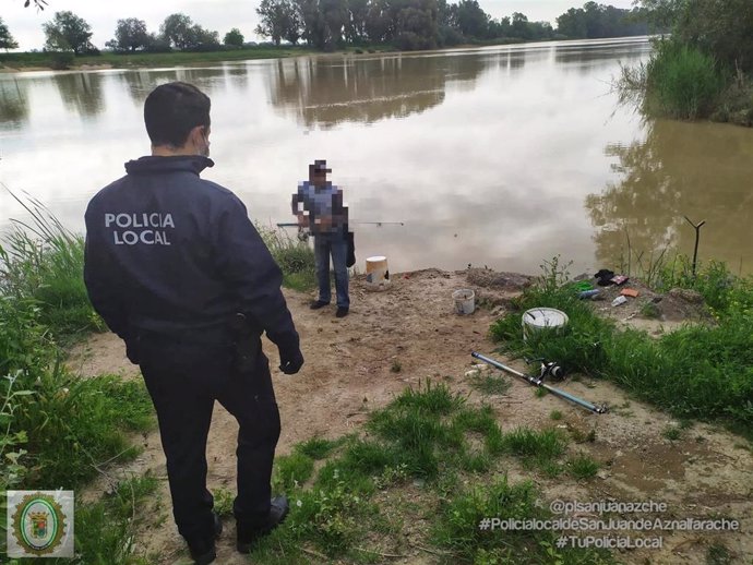 Intervención de la Policía Local de San Juan junto al río