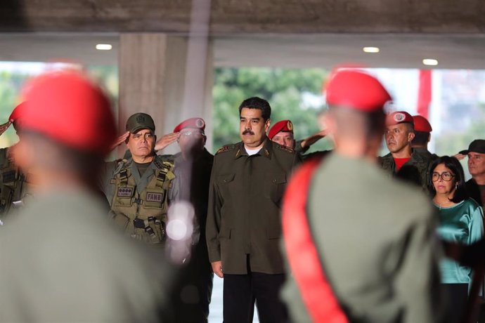 El presidente de Venezuela, Nicolás Maduro, junto a militares (Imagen de archivo)