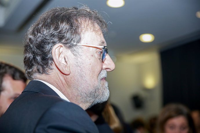 El expresidente del Gobierno, Mariano Rajoy, durante la presentación del libro 'Ellas' de Esteban González Pons en el Círculo de Bellas Artes, en Madrid (España) a 13 de febrero de 2020.