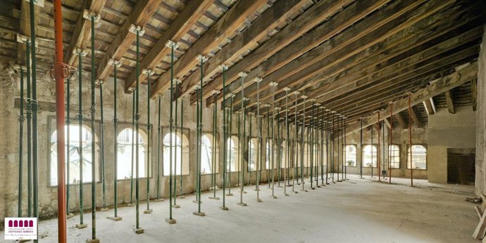ERRE ARQUITECTURA Reportaje previo a las obras de rehabilitación del Palacio de Valeriola en Valencia.