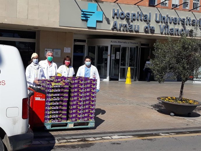 La DOP Pera de Lleida ha entregado 4.000 peras a personal sanitario de Lleida.