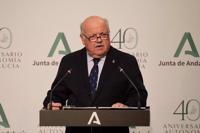 El consejero de Salud y Familias, Jesús Aguirre, en rueda de prensa.