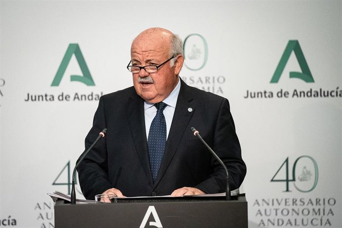 El consejero de Salud y Familias, Jesús Aguirre, en rueda de prensa (Foto de archivo).