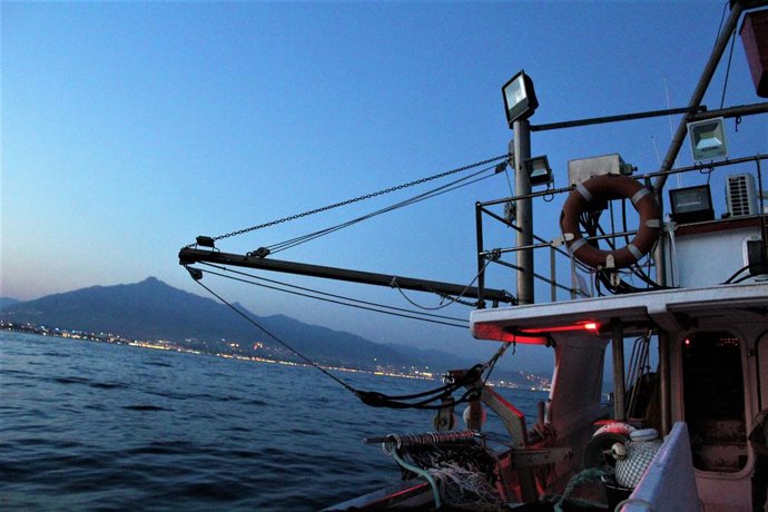 Málaga.- Coronavirus.- Los barcos de cerco de Marbella vuelven a faenar para pro