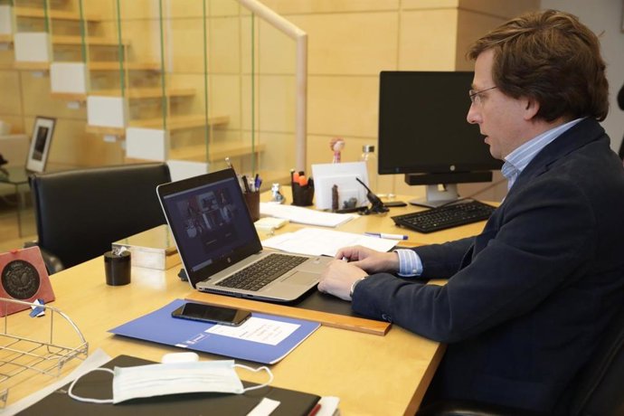 Videoconferencia de Almeida con los acaldes de las seis ciudades más pobladas de España además de Madrid
