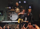 Foto: Bruce Springsteen y Jon Bon Jovi lideran un festival benéfico repleto de estrellas por sus vecinos de New Jersey