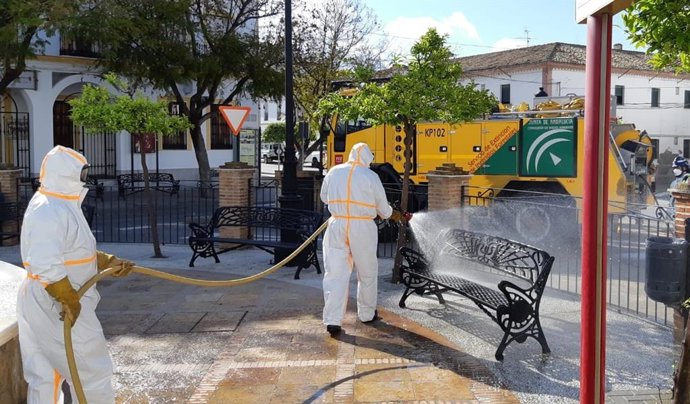 El Infoca despliega en 23 municipios su mayor dispositivo de desinfección con 200 profesionales