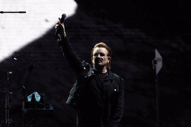 U2 The Joshua Tree Tour 2019 - Seoul    SEOUL, SOUTH KOREA - DECEMBER 08: Bono of U2 performs at the Gocheok Sky Dome on December 08, 2019 in Seoul, South Korea. (Photo by Chung Sung-Jun/Getty Images)
